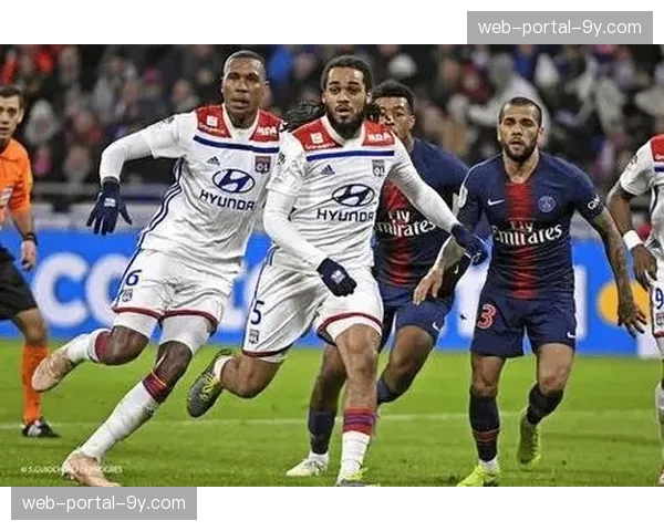 马赛客场0-2不敌洛里昂，欧冠资格争夺形势严峻